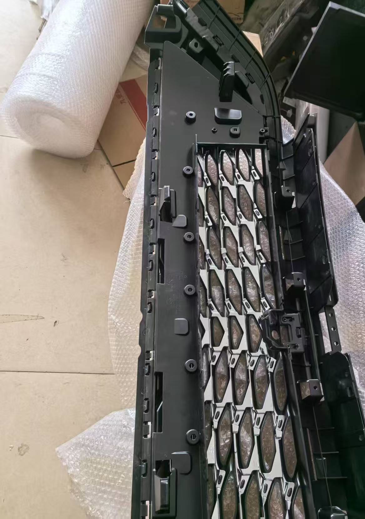 2024 - 2025 ENVISION AVENIR GRILLE OEM 26468074 26475073 NEW