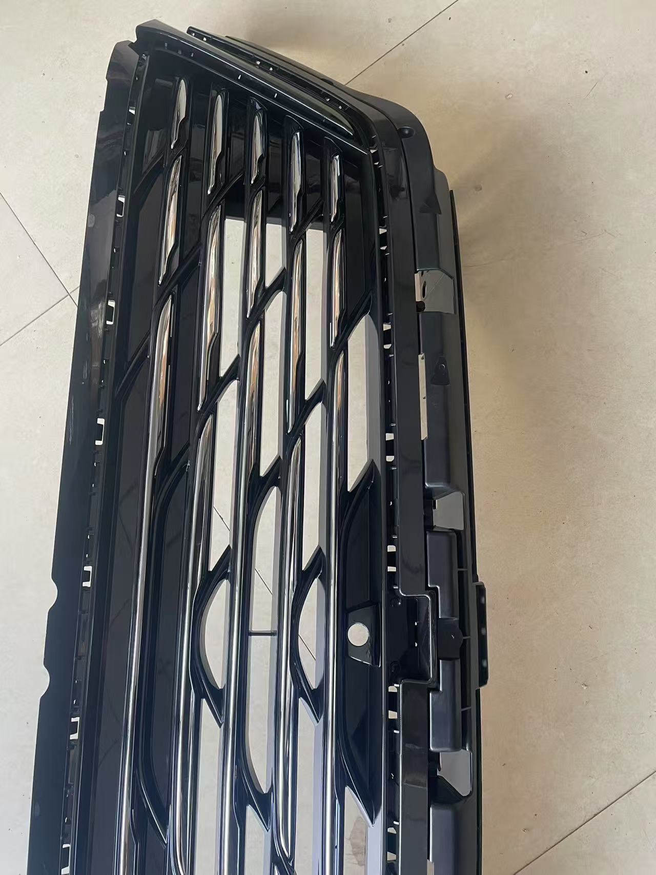 2024 - 2025 ENVISION PREFERRED GRILLE OEM 26468073 26468070 NEW