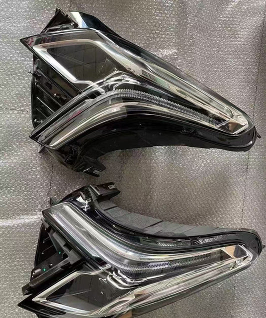 2017-2019 XT5 LED HEADLIGHT LEFT RIGHT SIDE OEM GM USED
