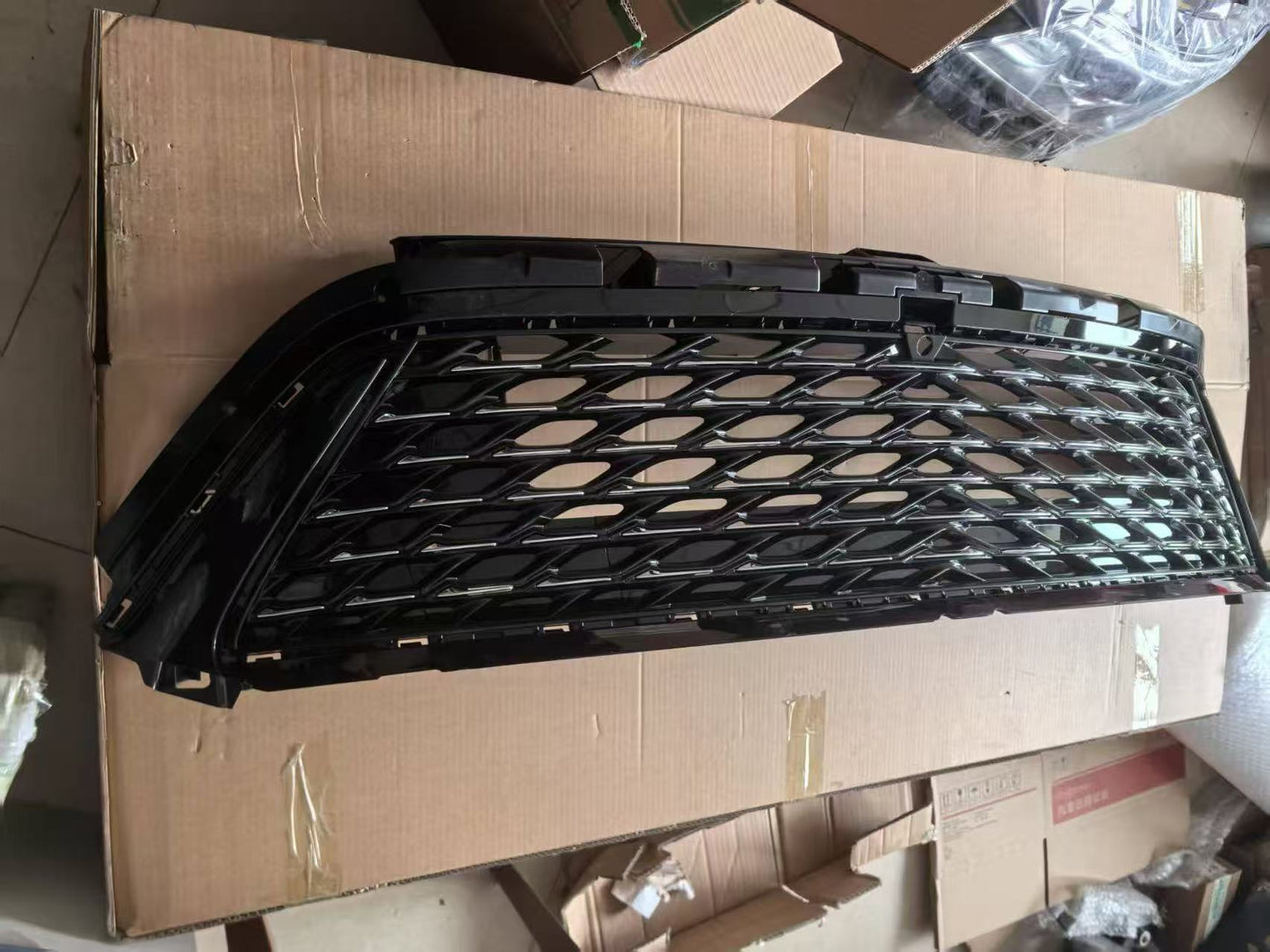 2024 - 2025 ENVISION AVENIR GRILLE OEM 26468074 26475073 NEW