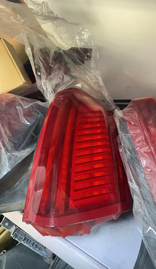 2014 - 2019 CADILLAC CTS EURO EXPORT TAILLIGHT  USED OEM GM 1pc