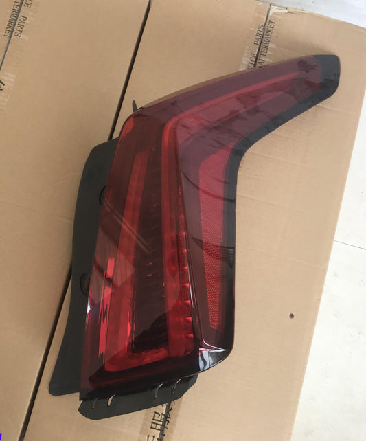 CADILLAC XT5  RED TAILLIGHT LEFT OR RIGHT SIDE NEW